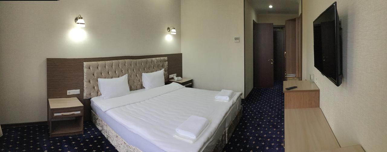 Hotel Khanaka Turkistan Екстериор снимка