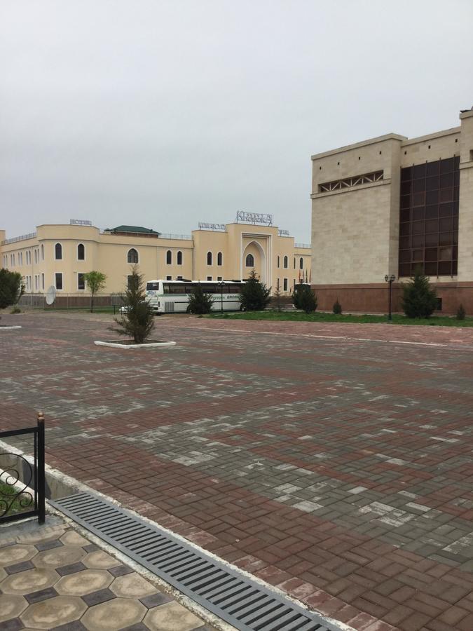 Hotel Khanaka Turkistan Екстериор снимка