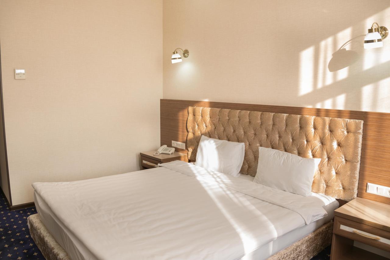 Hotel Khanaka Turkistan Екстериор снимка
