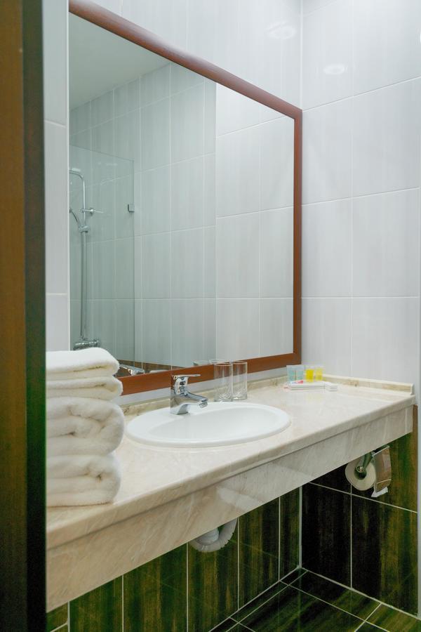 Hotel Khanaka Turkistan Екстериор снимка