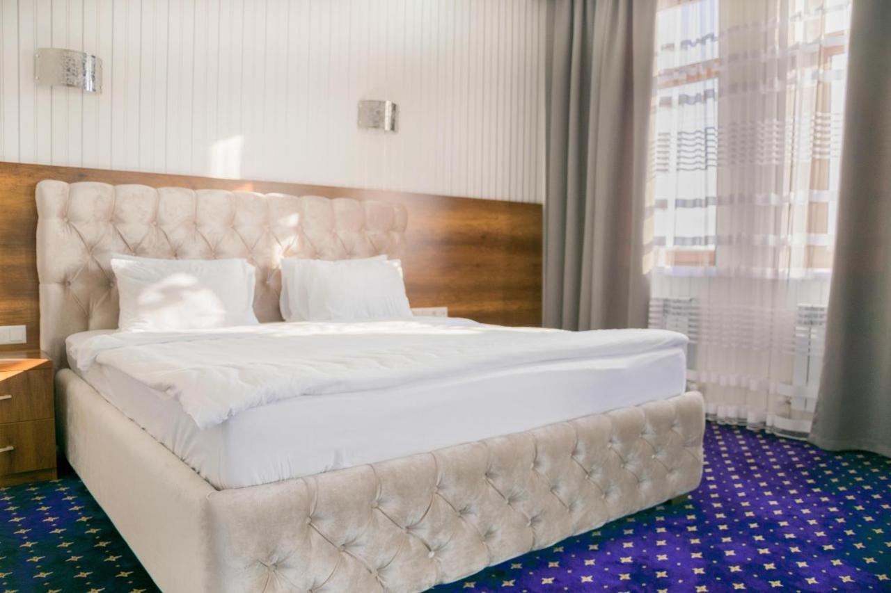 Hotel Khanaka Turkistan Екстериор снимка